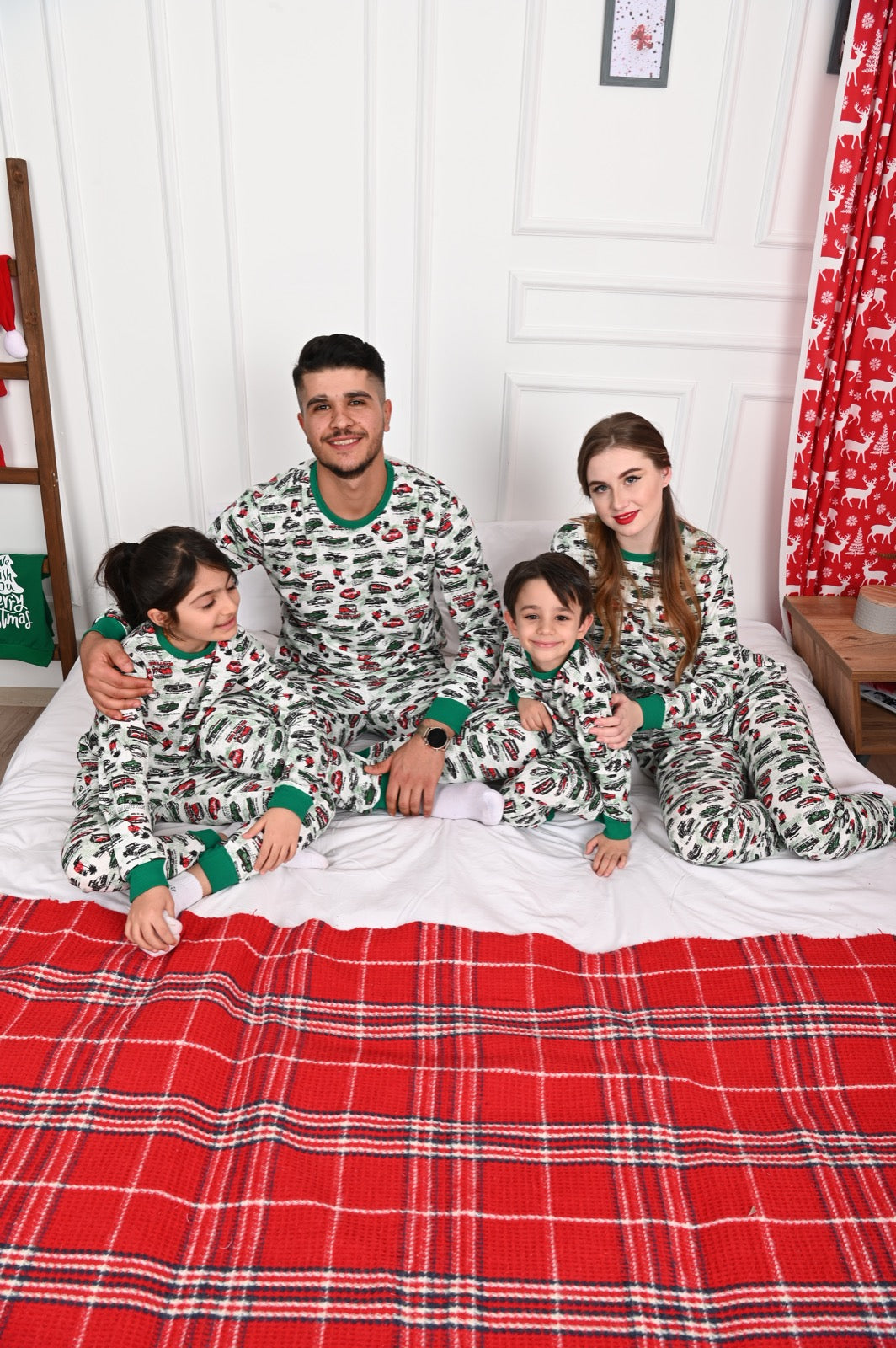 ДЕТСКИ ПИЖАМИ НА ЕДРО 9382-11 Коли